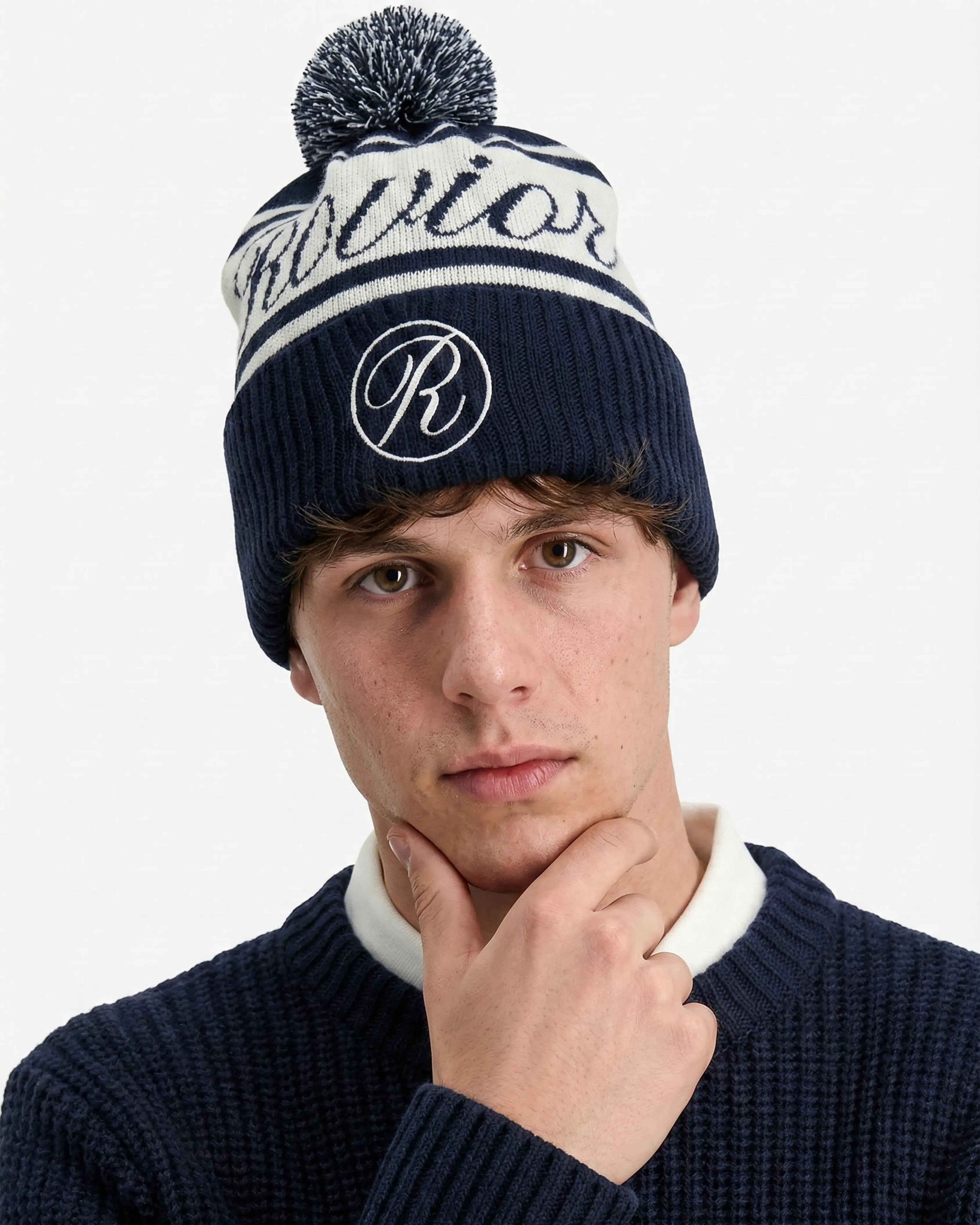 Rovior Stickad Mössa Med Pom Pom - Marinblå Modell bild